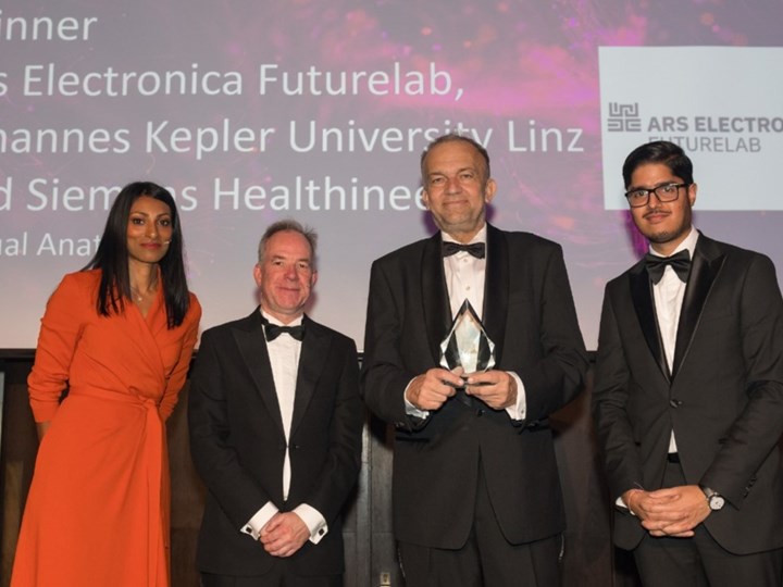 Verleihung des E&T Awards 2022 durch JKU-Rektor Univ.-Prof. Dr. Meinhard Lukas