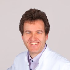 Profilbild von Prim. Dr. Elmar Kainz, MBA 
